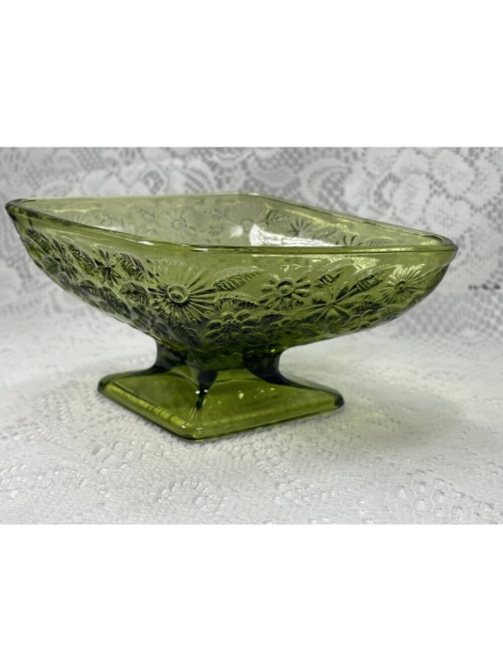 Vintage Green Indiana Glass Daisy Floral Candy Dish, Diamond Shaped Dish - Picture 5 of 14
